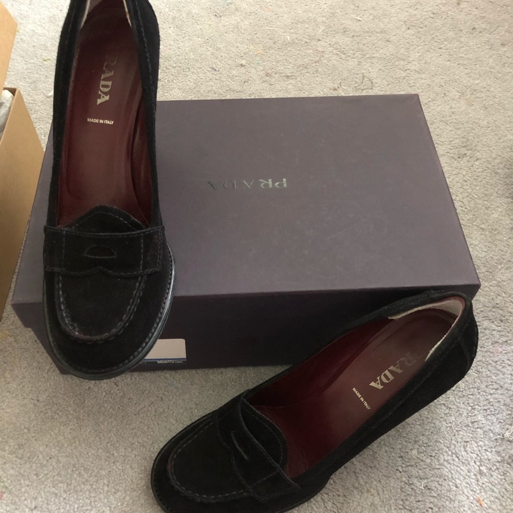 Genuine Prada pumps blk suede excellent condition